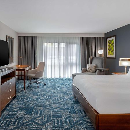 Hilton Garden Inn Burlington Downtown Экстерьер фото