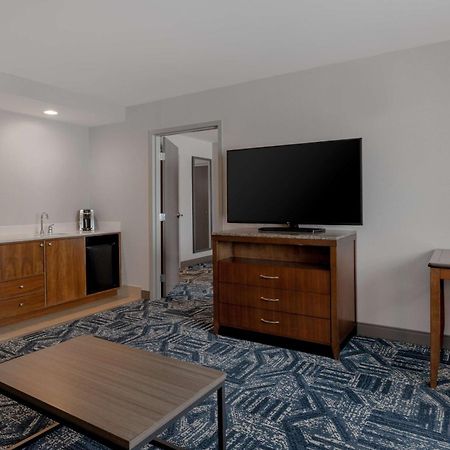 Hilton Garden Inn Burlington Downtown Экстерьер фото
