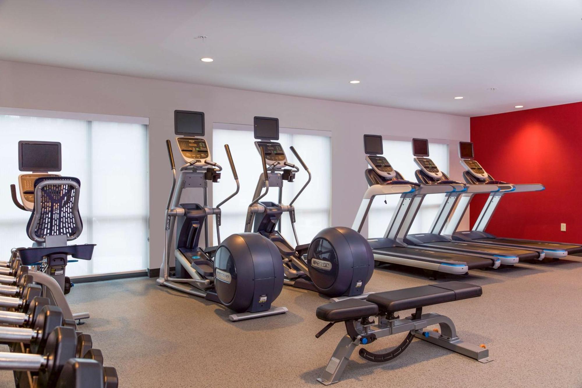 Hilton Garden Inn Burlington Downtown Экстерьер фото