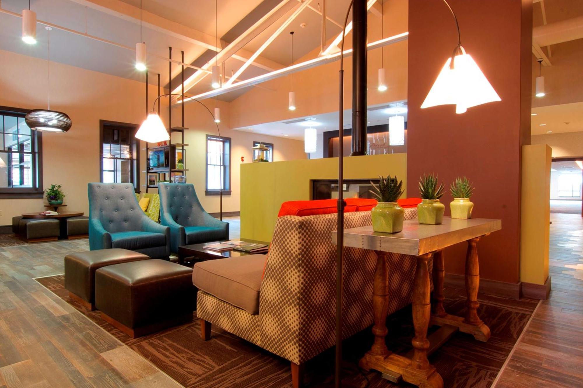 Hilton Garden Inn Burlington Downtown Экстерьер фото