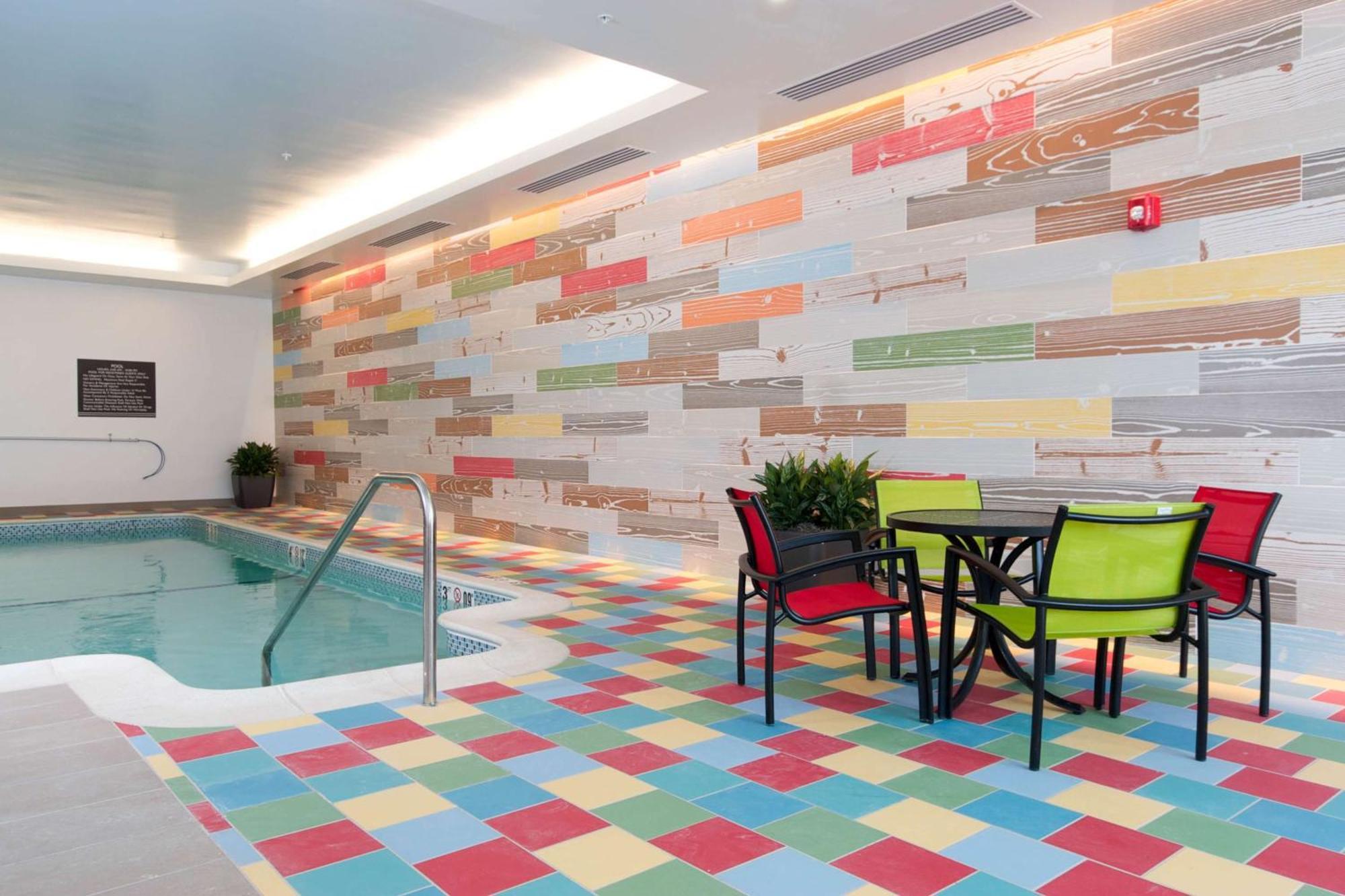 Hilton Garden Inn Burlington Downtown Экстерьер фото