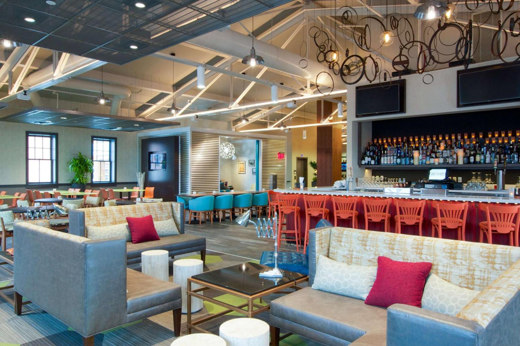 Hilton Garden Inn Burlington Downtown Экстерьер фото