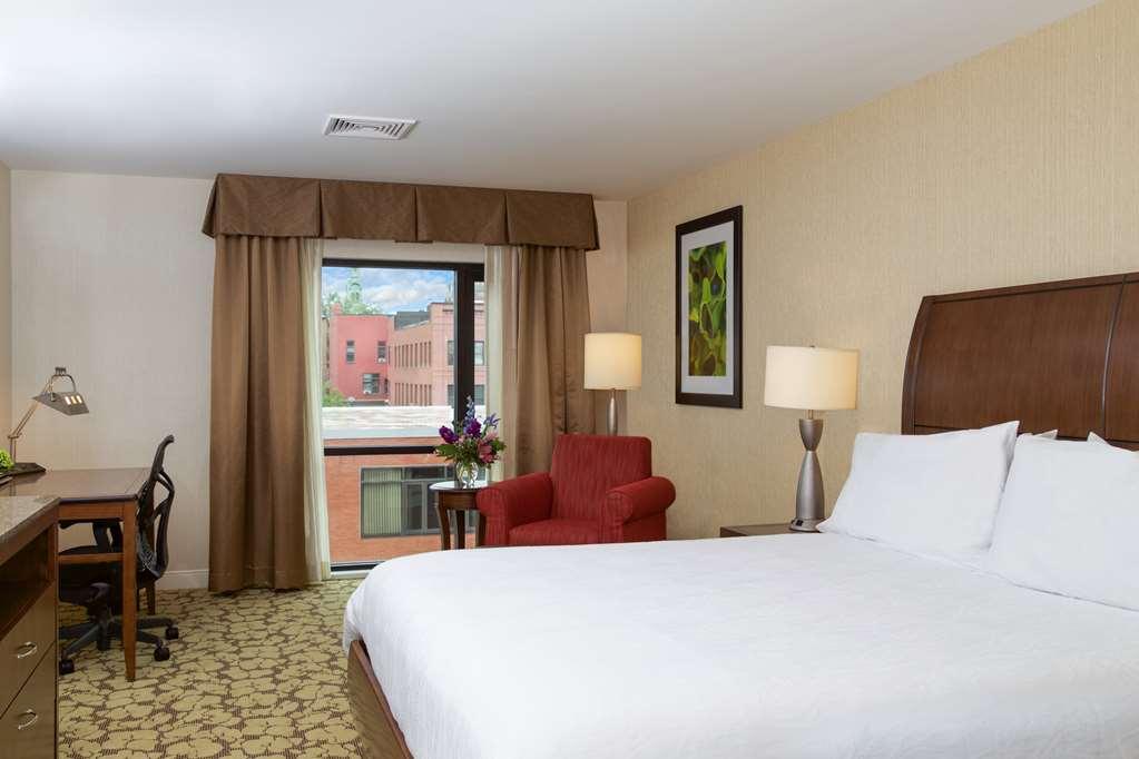 Hilton Garden Inn Burlington Downtown Номер фото