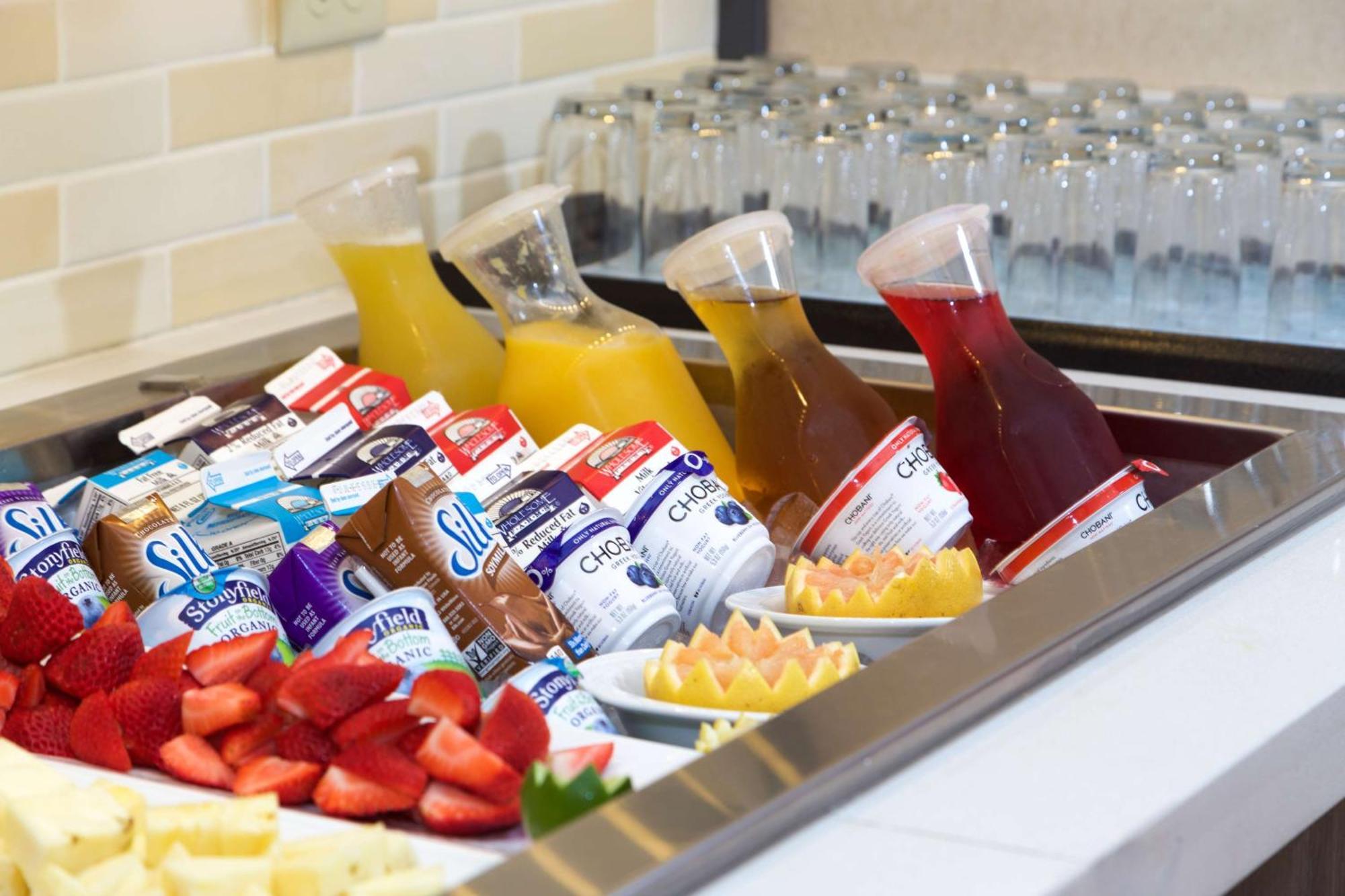 Hilton Garden Inn Burlington Downtown Экстерьер фото