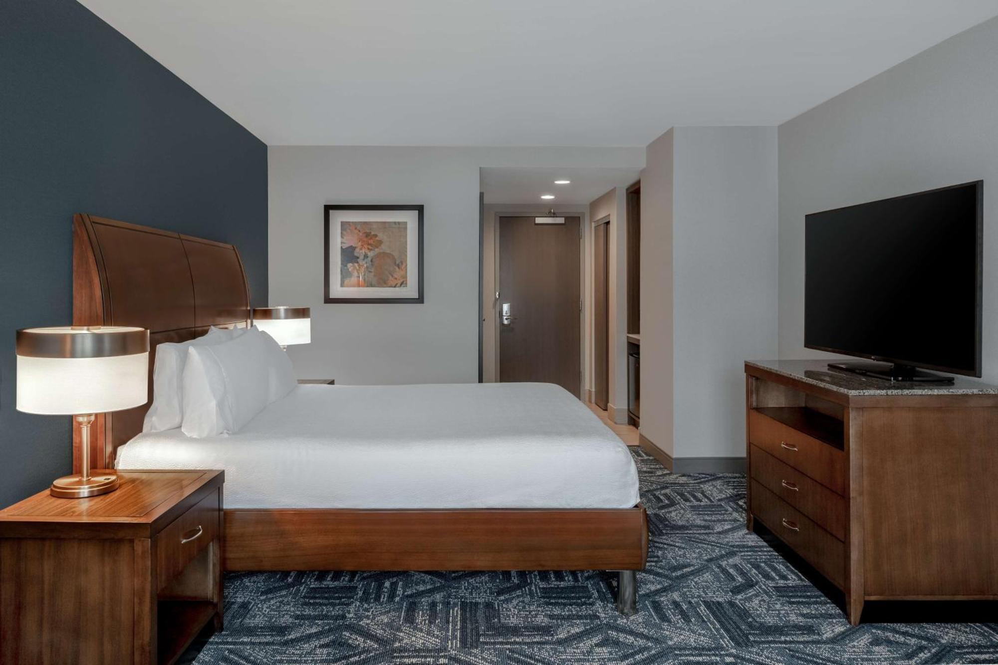 Hilton Garden Inn Burlington Downtown Экстерьер фото