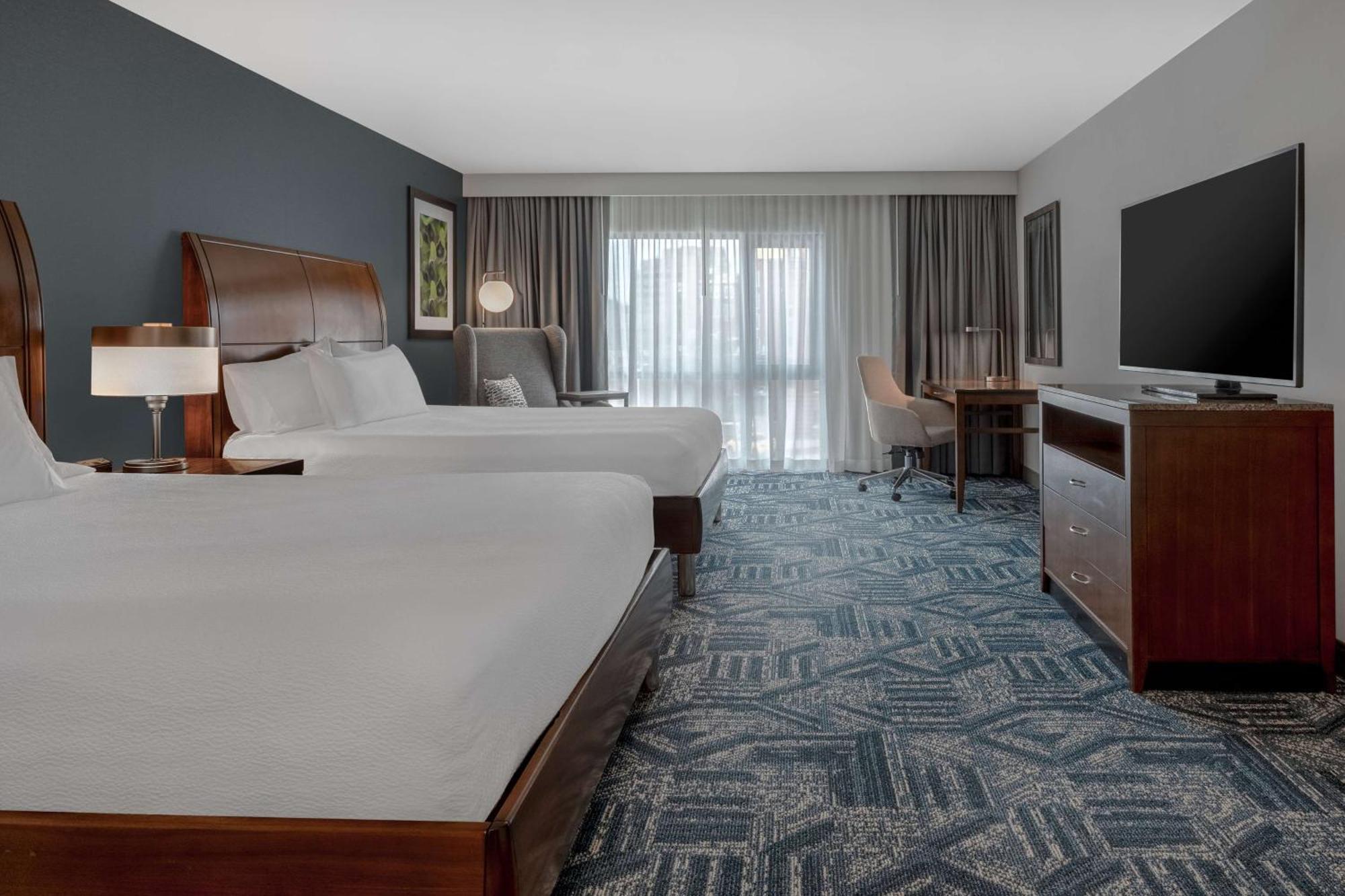 Hilton Garden Inn Burlington Downtown Экстерьер фото
