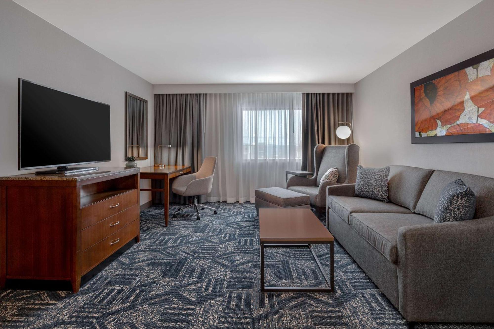 Hilton Garden Inn Burlington Downtown Экстерьер фото