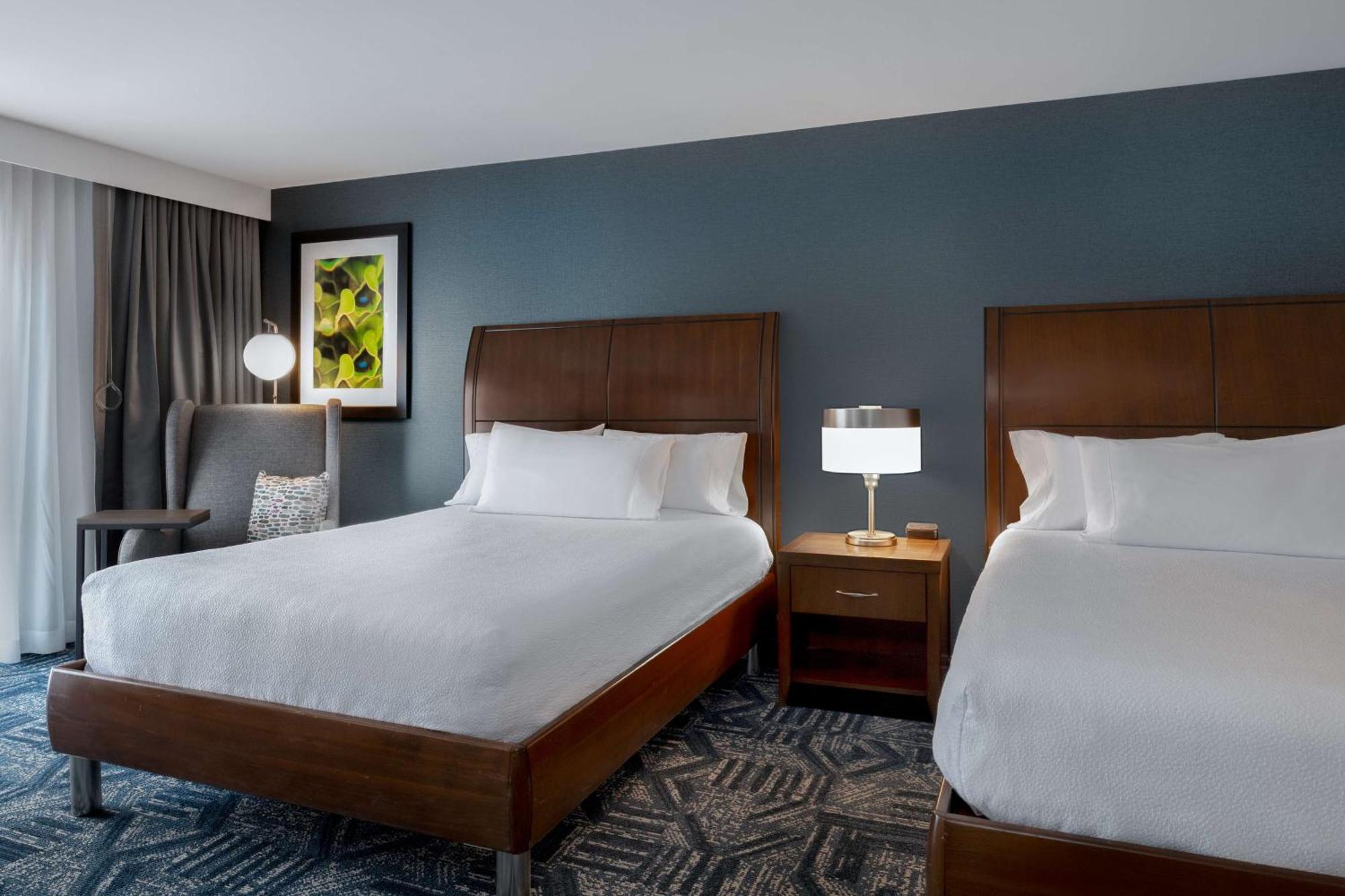 Hilton Garden Inn Burlington Downtown Экстерьер фото